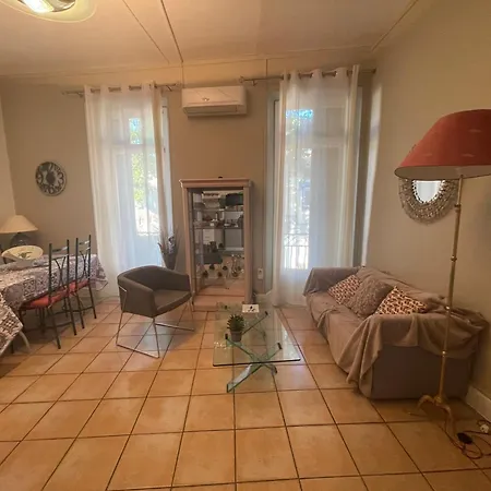 Joli Centre Apartment